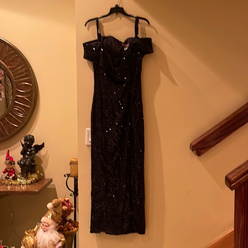 Sequins black maxi dress